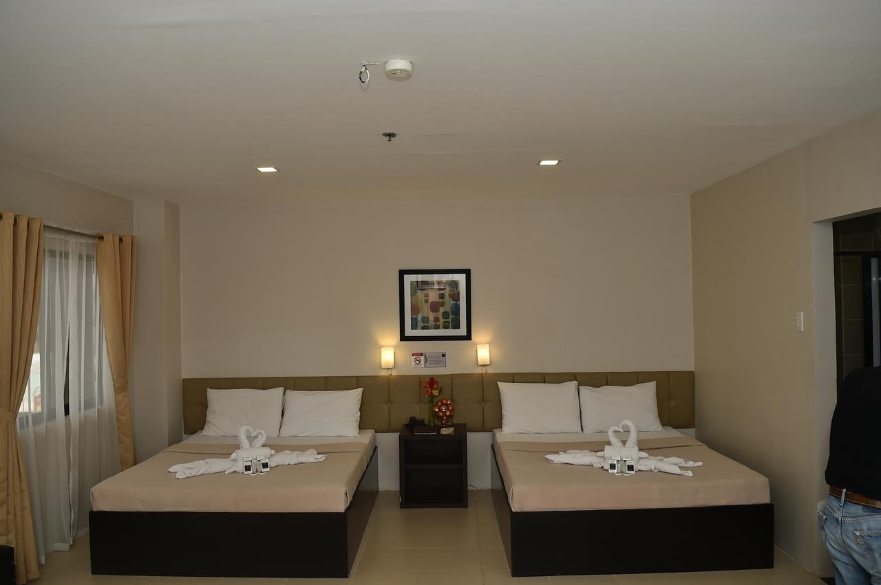 โรงแรมโคลัมบัส พลาซา General Santos City ภายนอก รูปภาพ