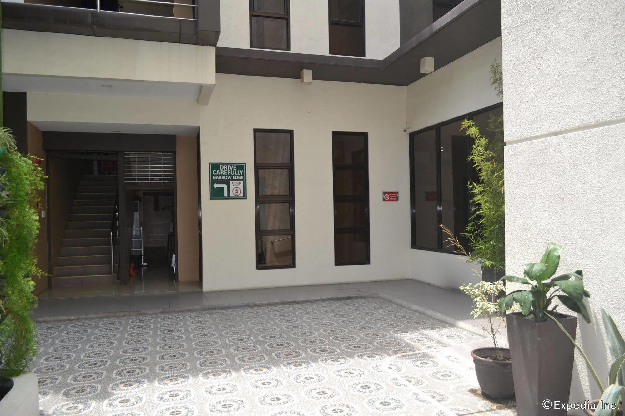 โรงแรมโคลัมบัส พลาซา General Santos City ภายนอก รูปภาพ